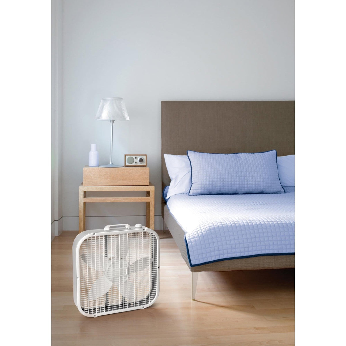 20" White Box Fan with 3 Speeds R22471
