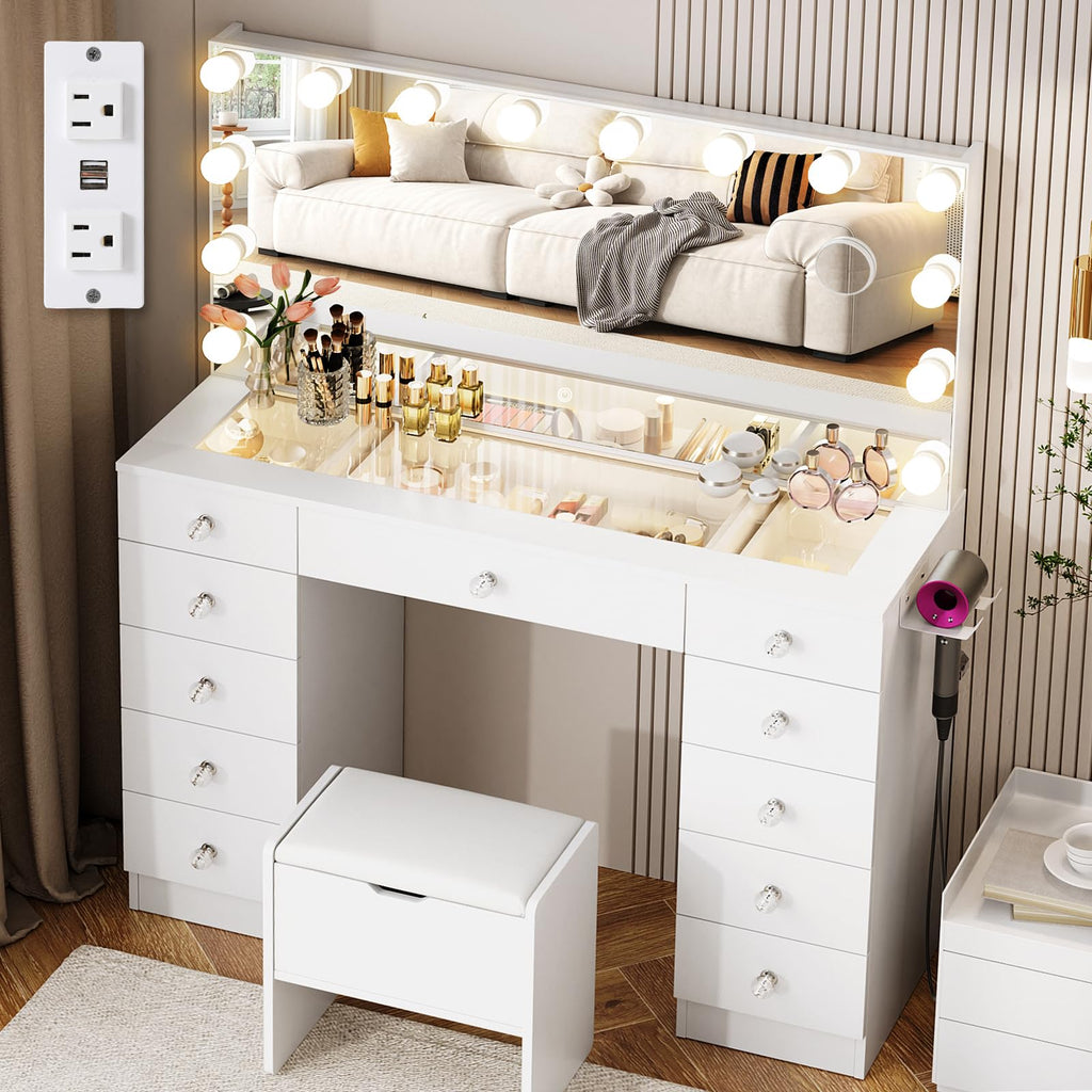Vanity with Lighted Mirror Y7936