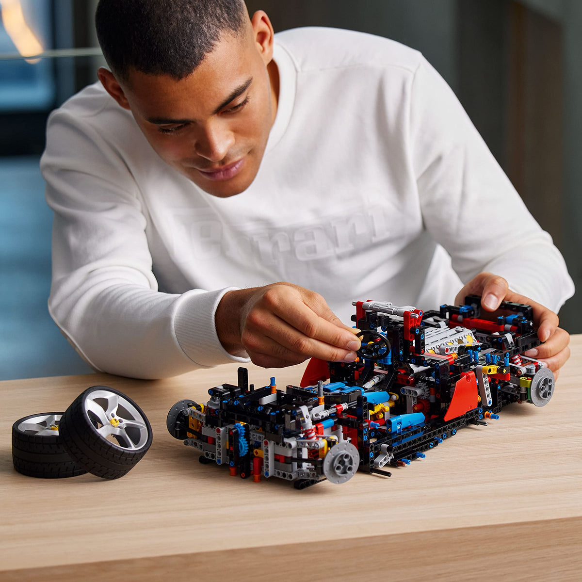 1:8 Scale Race Car Model Building Kit T12904