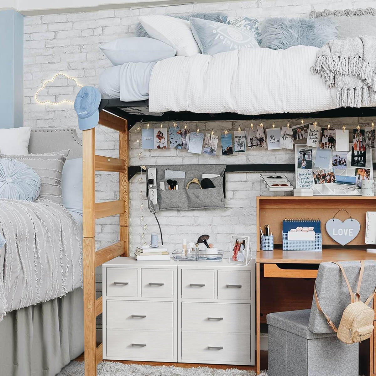 White 4 Drawer Dresser Z573457